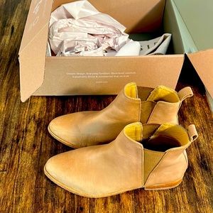 Everyday Chelsea Boots by Nisolo (Tan)